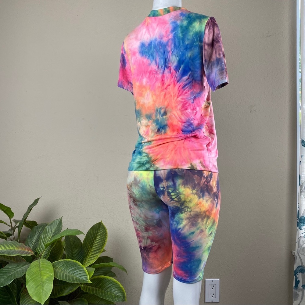Tie Dye T-shirt and Biker‎ Shorts Set - Picture 5 of 9